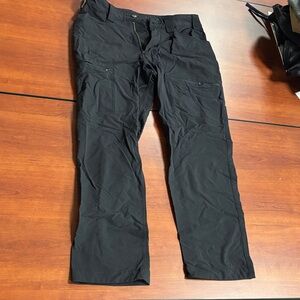 Duluth Trading Co Men's Black Cargo Pants Flexpedition